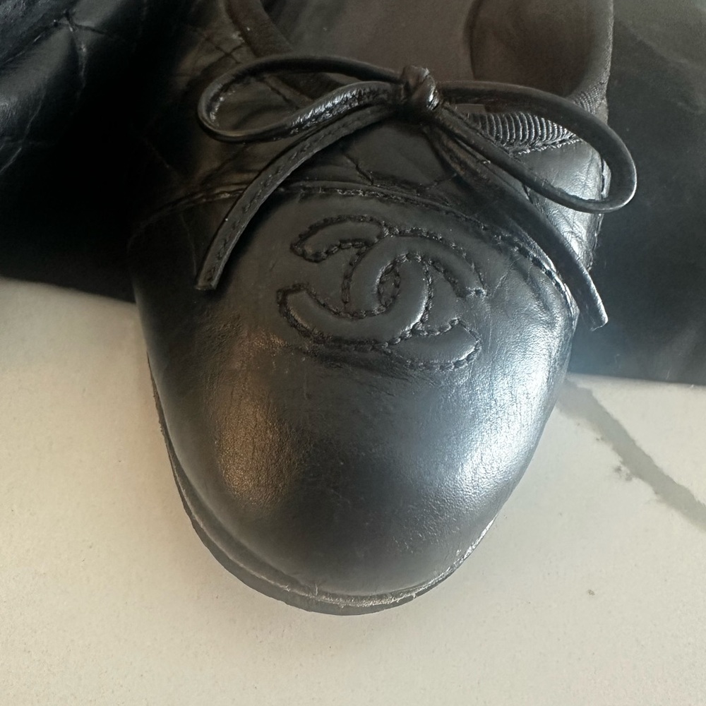 CHANEL Black Leather Flats with Bow